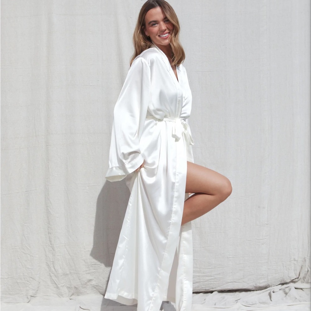 Six Stories Bridal Robe. New With Tags!